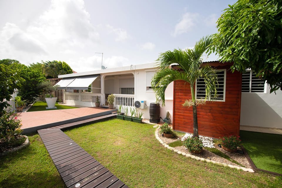 Patio, Restaurant/places to eat, Garden, View (from property/room), Garden view, Area and facilities