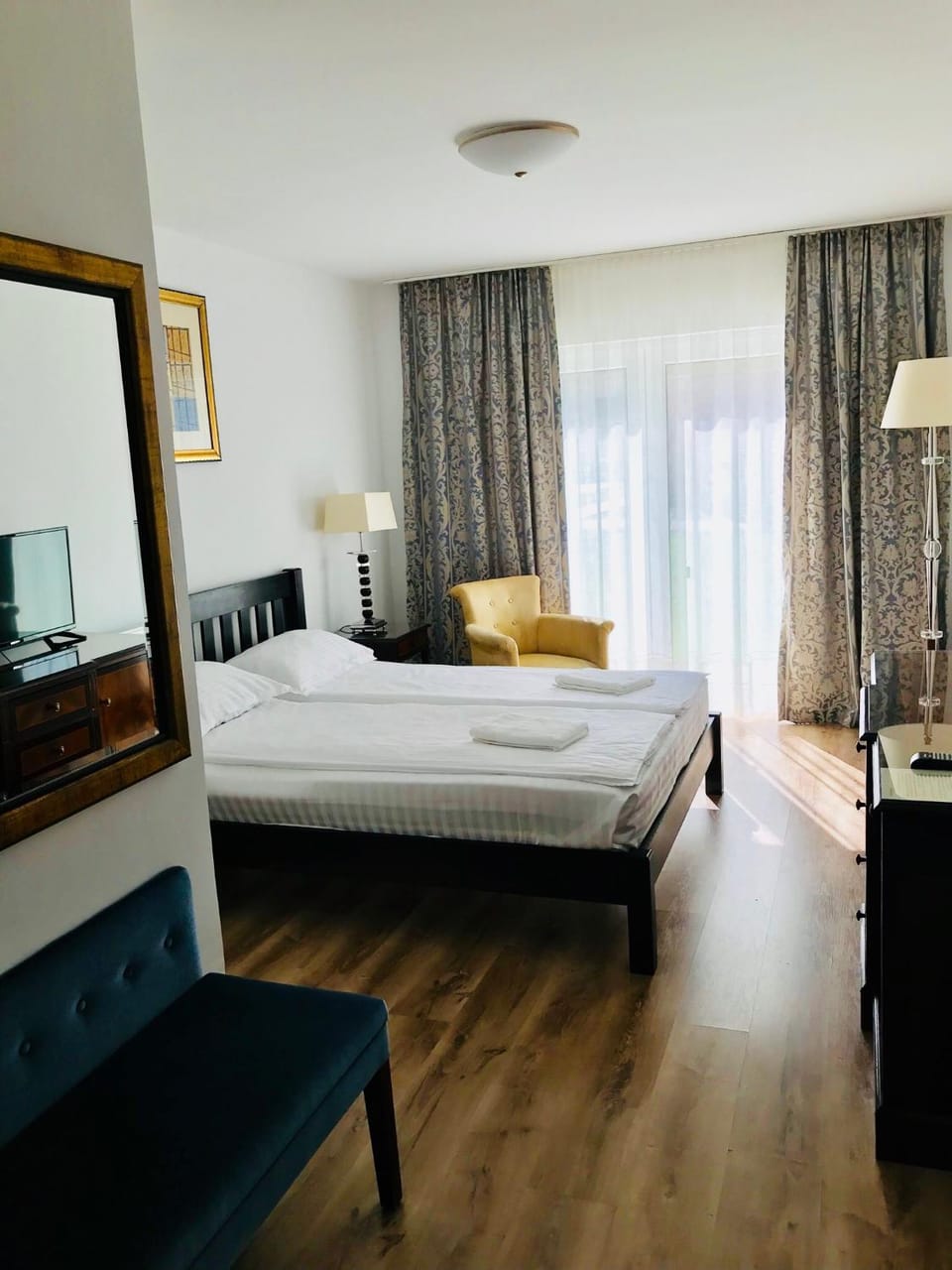 Photo of the whole room
