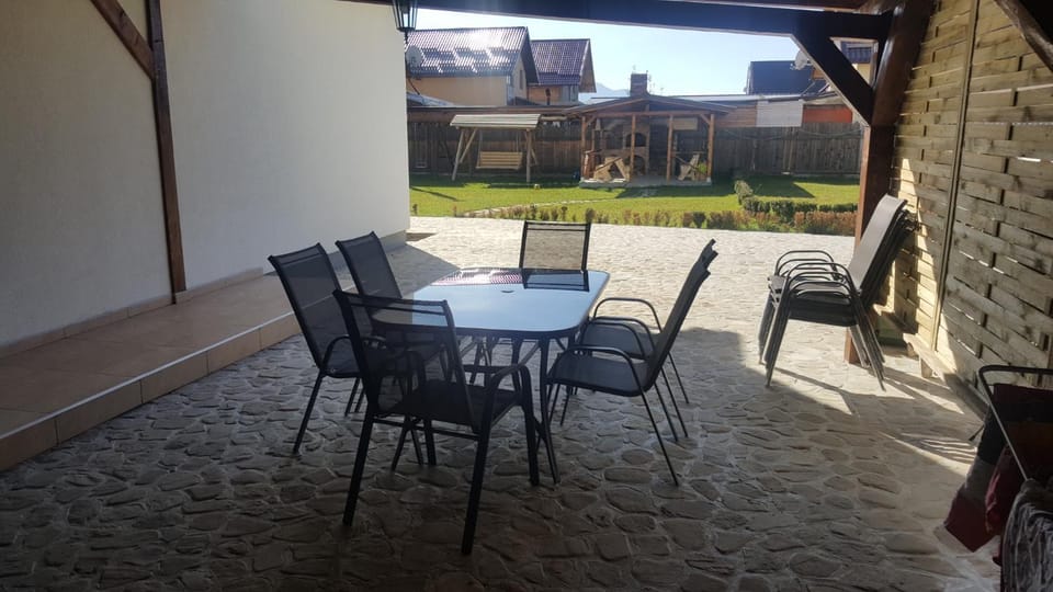Property building, Day, Seating area