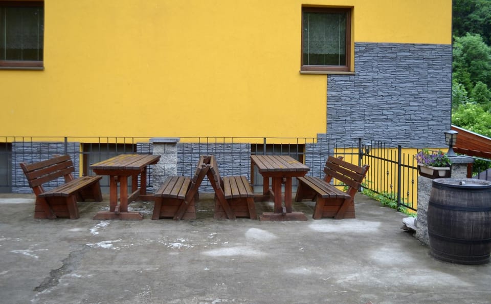 Patio, BBQ facilities