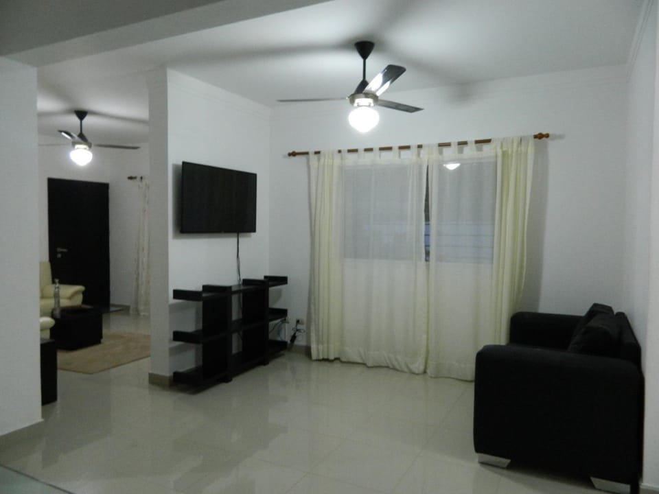 Communal lounge/ TV room, TV and multimedia, Living room, fireplace