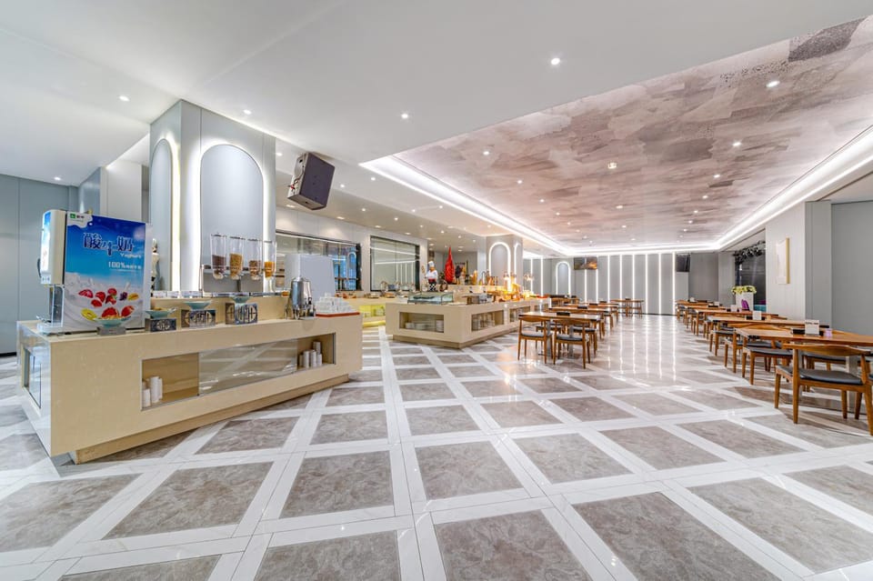 Restaurant/places to eat, Food and drinks, Food