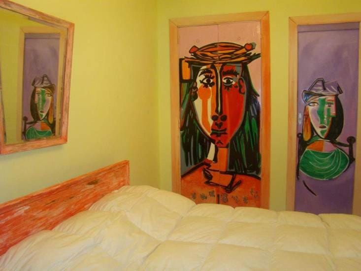 Photo of the whole room, Bedroom