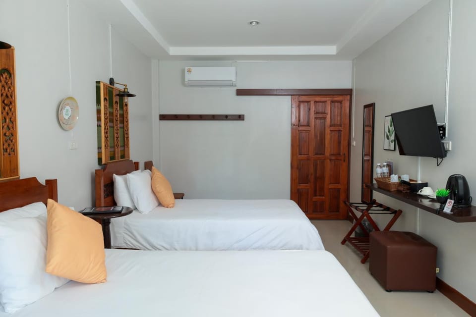 Bed, TV and multimedia, Photo of the whole room, Bedroom, air conditioner