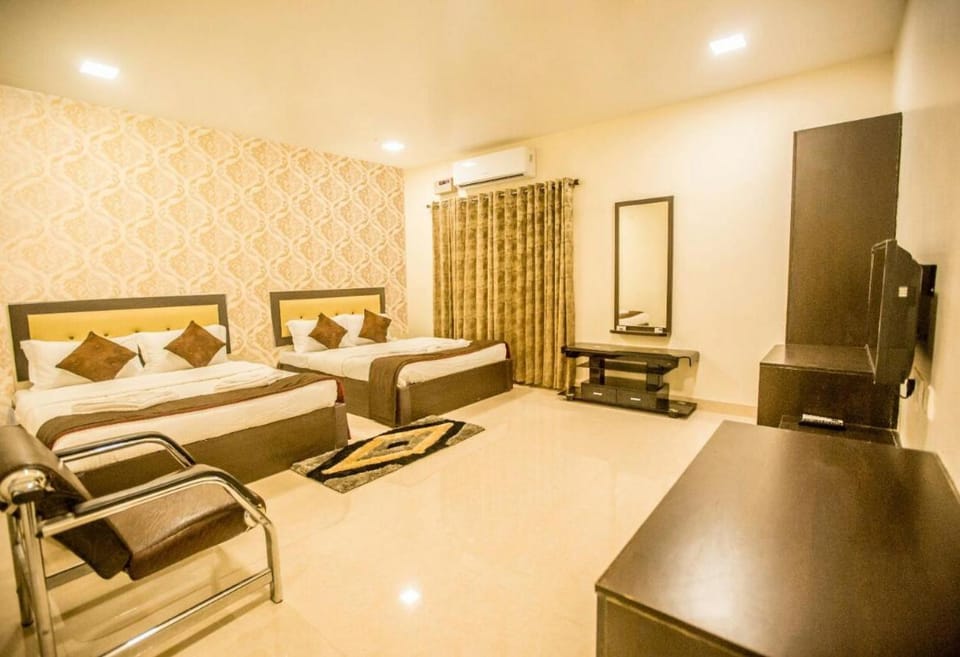 Bed, Photo of the whole room, Bedroom, air conditioner