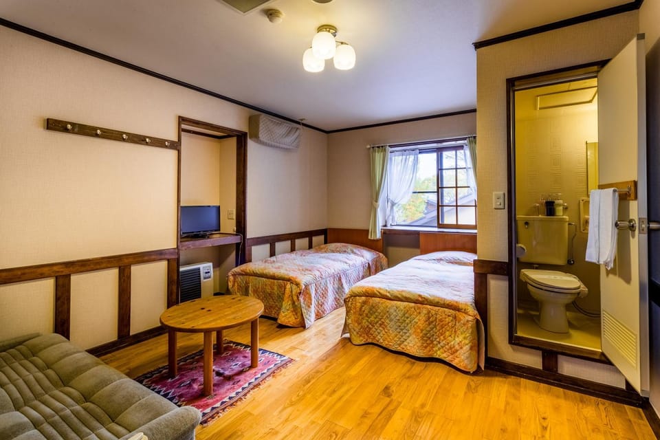 Shower, Toilet, Bathroom, Bedroom