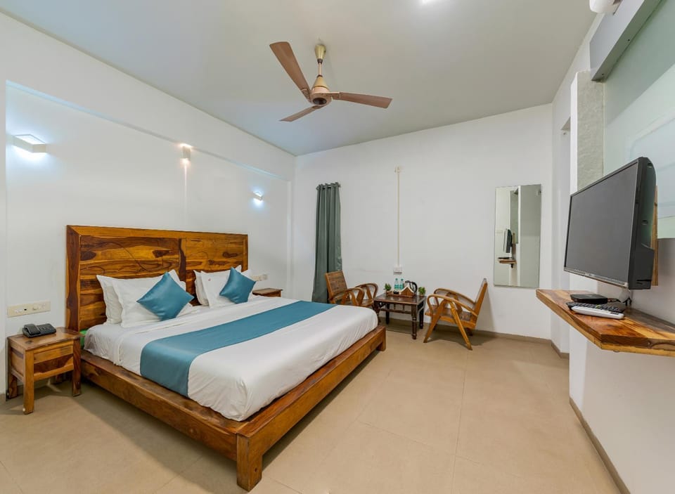 Bed, TV and multimedia, Photo of the whole room, Bedroom, air conditioner