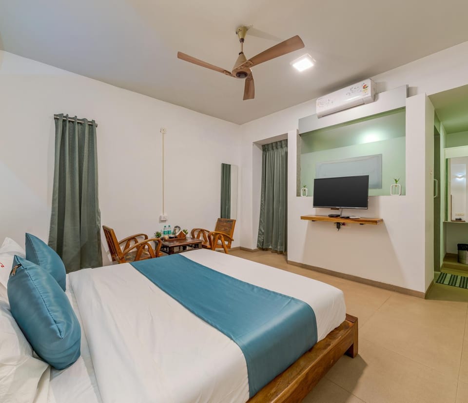 Bed, TV and multimedia, Photo of the whole room, Bedroom, air conditioner