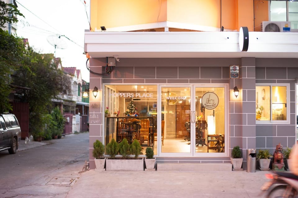 Facade/entrance