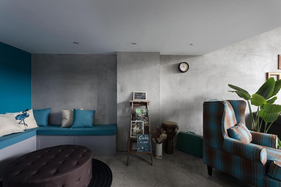 Communal lounge/ TV room