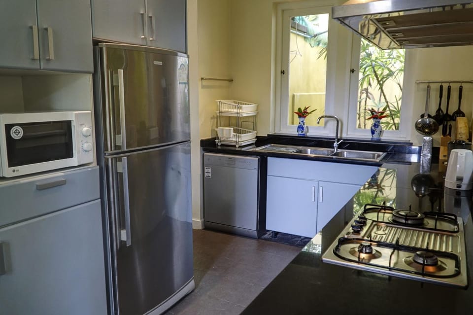 microwave, oven, stove, toaster, washing machine, kitchen