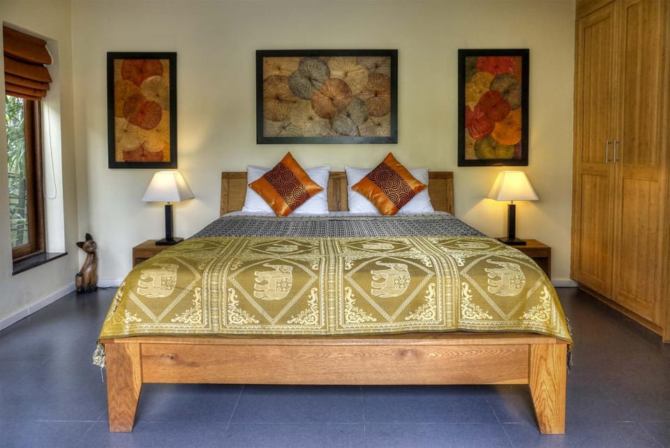 Bed, Day, Bedroom, Pool view, air conditioner