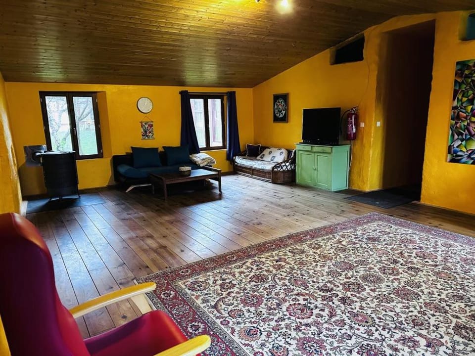 Gites de la Pyramide Country House in Bourgogne-Franche-Comté
