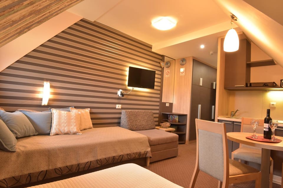 Bed, View (from property/room), Living room, Other, Photo of the whole room, Decorative detail, Dining area, Bedroom