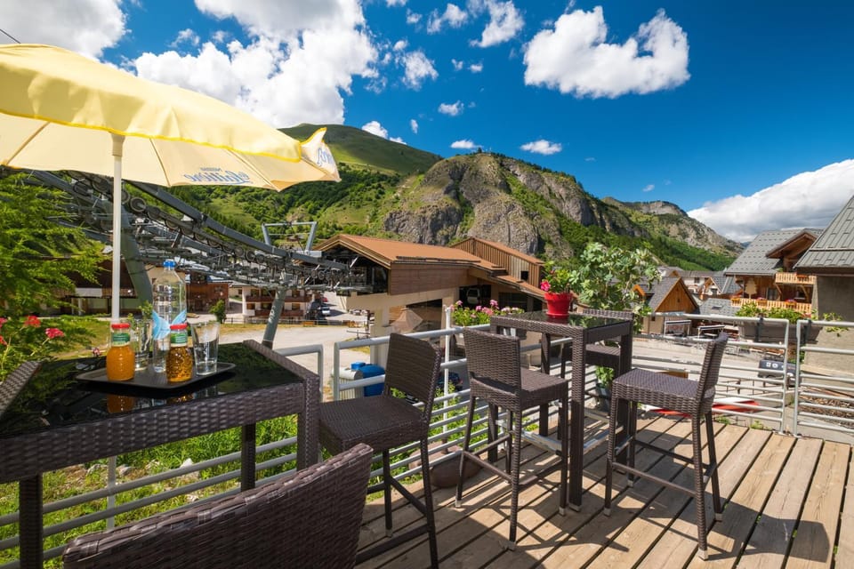 Patio, Solarium, View (from property/room), Balcony/Terrace, Landmark view, Mountain view