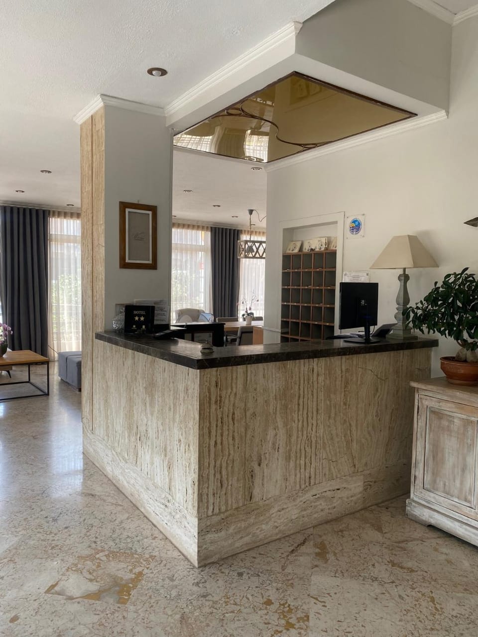 TV and multimedia, Living room, Lobby or reception, Seating area