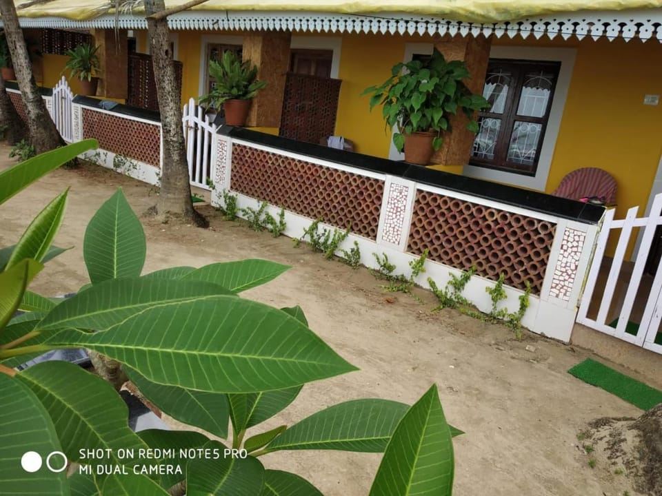 Property building, Garden, Floor plan, Garden view