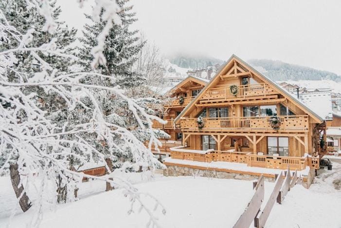 Property building, Winter, Garden