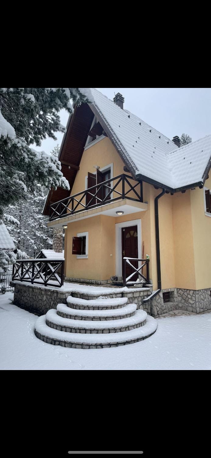 Vikendica Vjeverica Chalet in Federation of Bosnia and Herzegovina