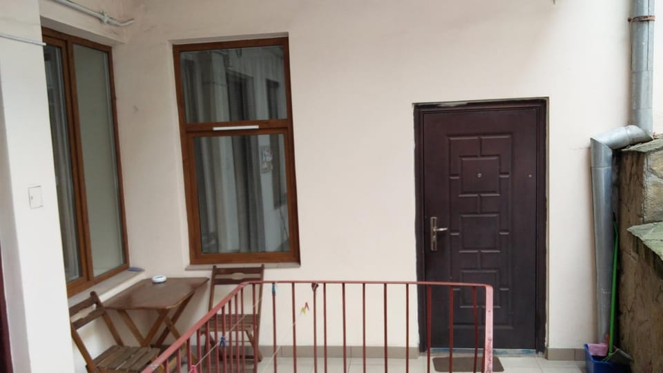 Patio, Facade/entrance, Balcony/Terrace