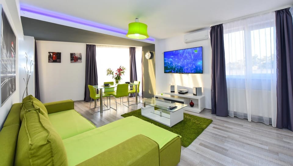 TV and multimedia, Seating area