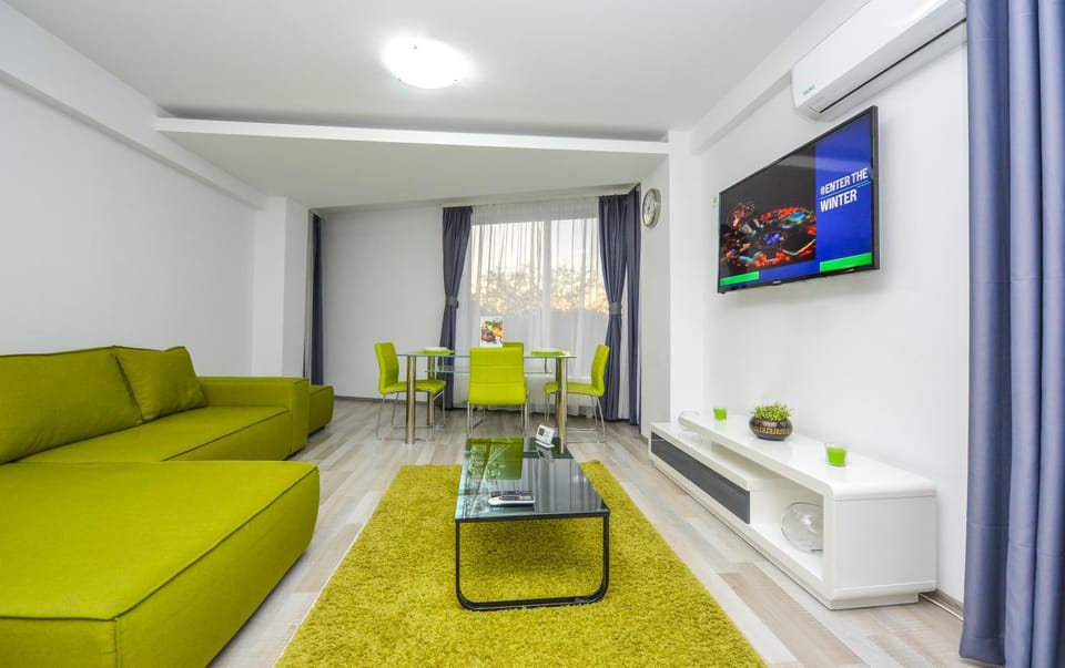 Communal lounge/ TV room, TV and multimedia, Living room, Seating area