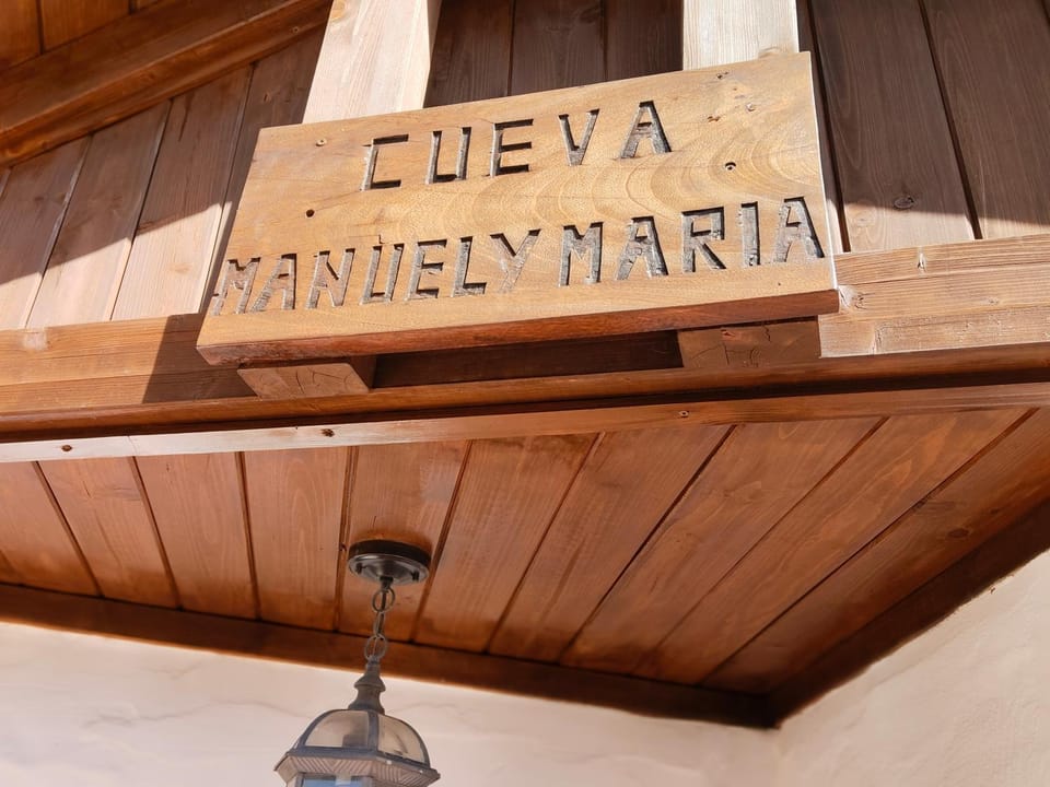 Casa Cueva Manuel y María House in Comarca Sur