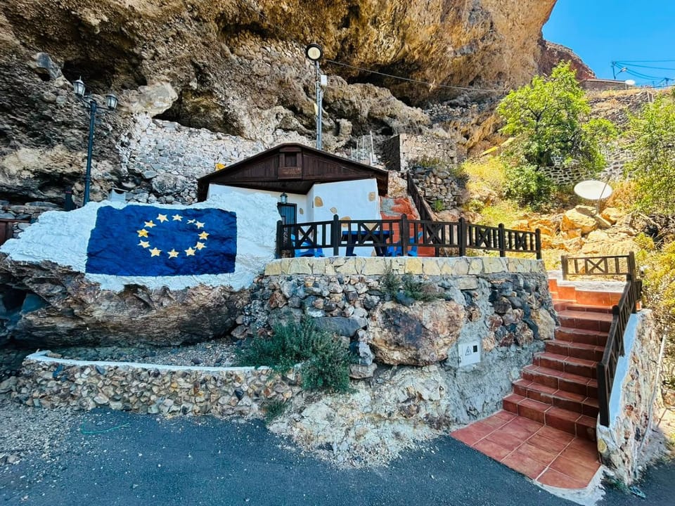 Casa Cueva Manuel y María House in Comarca Sur