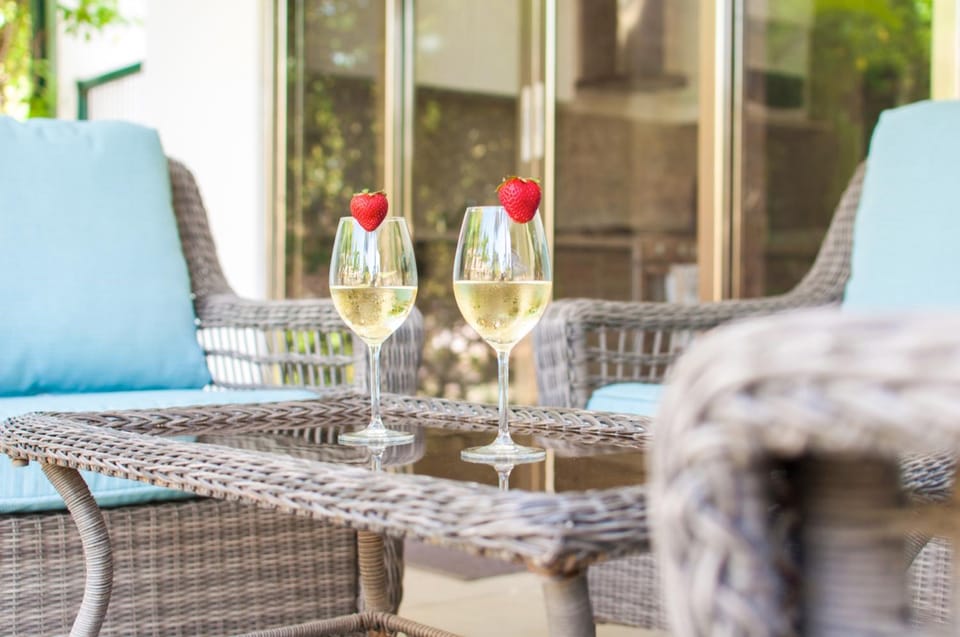 Patio, Seating area
