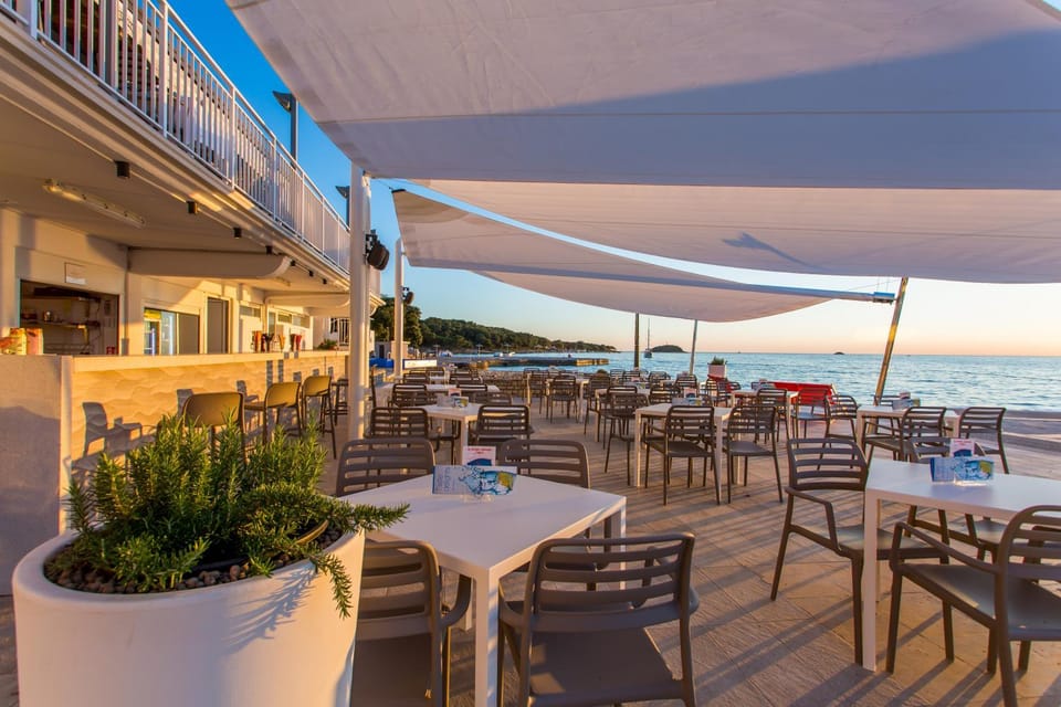 Lounge or bar