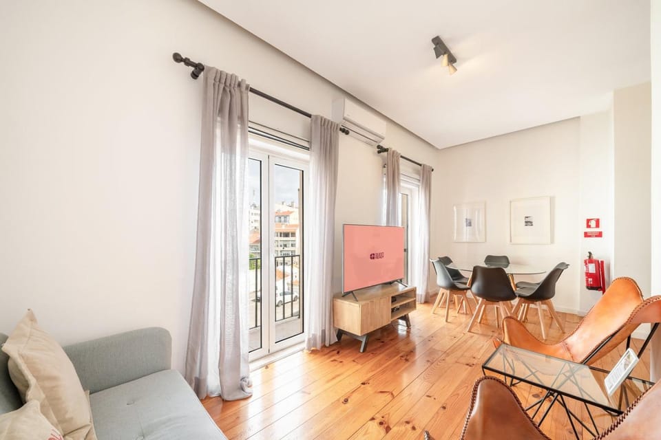 GuestReady - Stylish apt w/ balcony in Graca Apartment in Lisbon