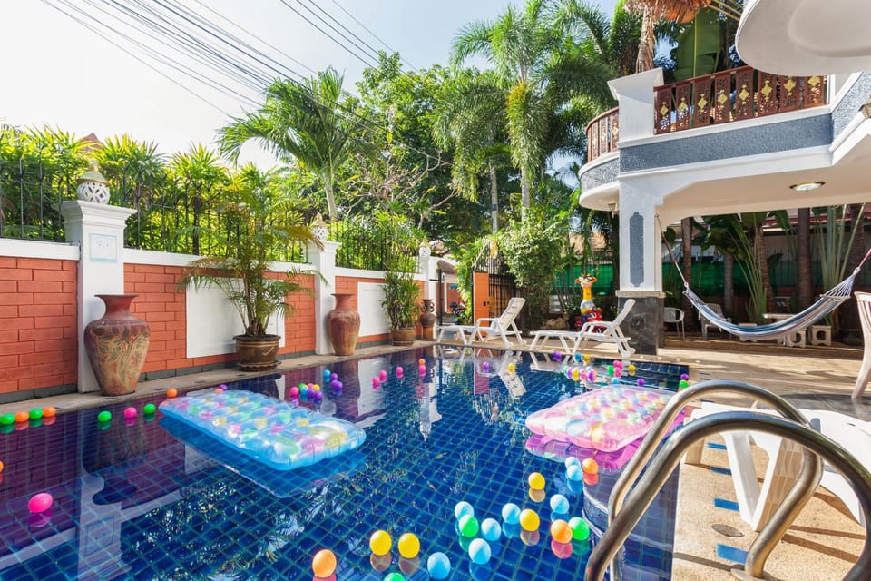 Patio, Patio, Swimming pool