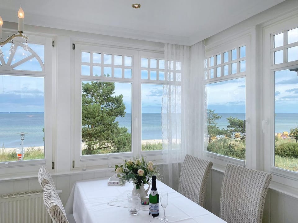View (from property/room), Dining area, Beach, Lake view, Sea view