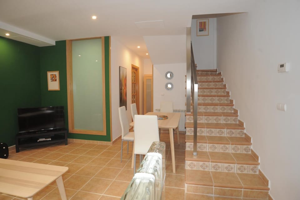Communal lounge/ TV room, Photo of the whole room