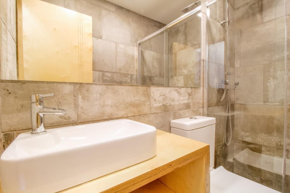 Shower, Toilet, Bathroom