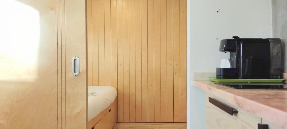 Bed, Coffee/tea facilities, Kitchen or kitchenette, wardrobe