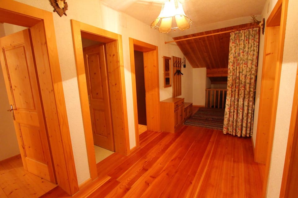 Bed, Photo of the whole room, Decorative detail, Bedroom