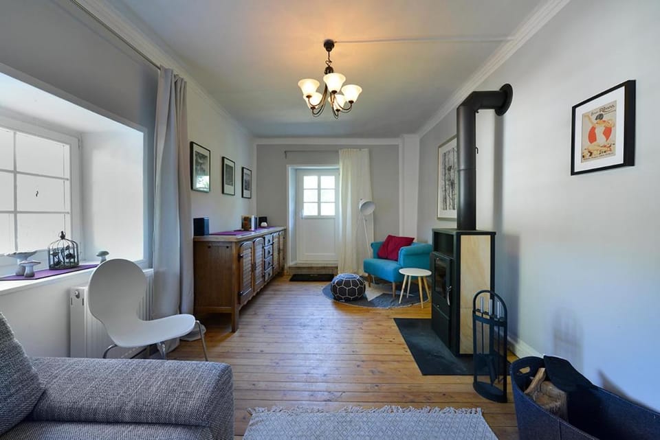 Living room, Photo of the whole room