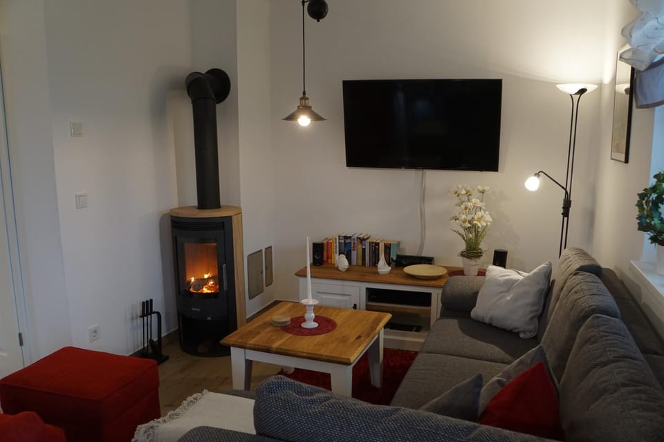 TV and multimedia, Living room, Decorative detail