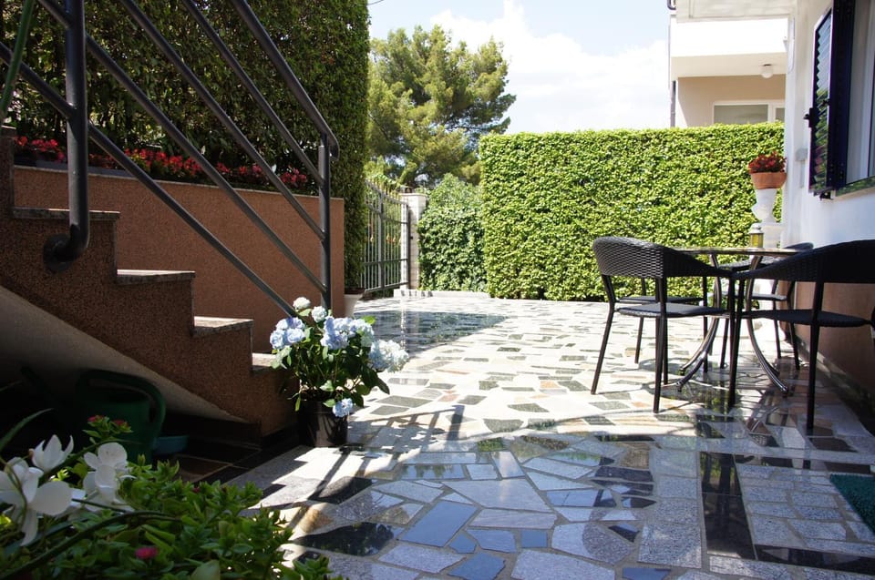 Facade/entrance, Garden view