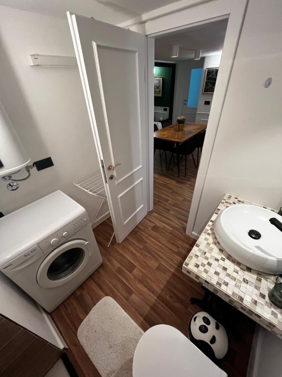 Bathroom, washing machine