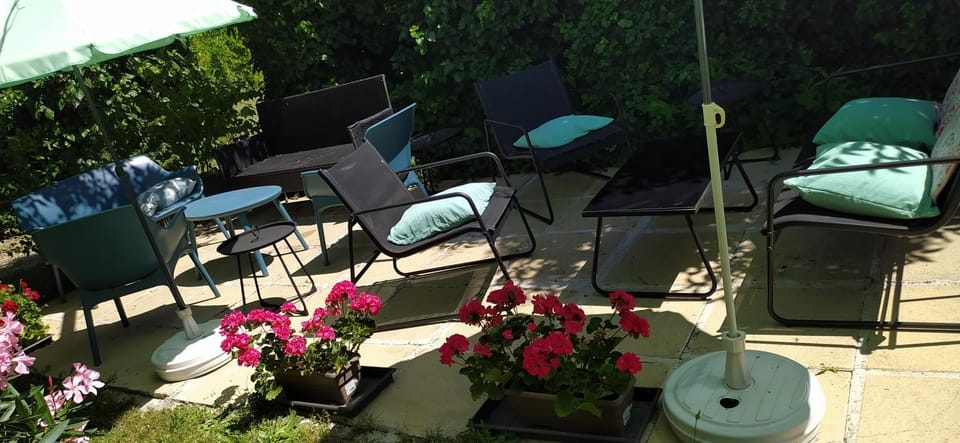 Patio, Day, Garden, Balcony/Terrace, Garden view