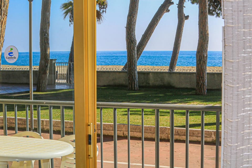 LITORAL COSTA DORADA - PINS I MAR Only families Apartment in Cambrils