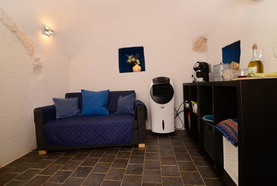 Coffee/tea facilities, Living room, Seating area