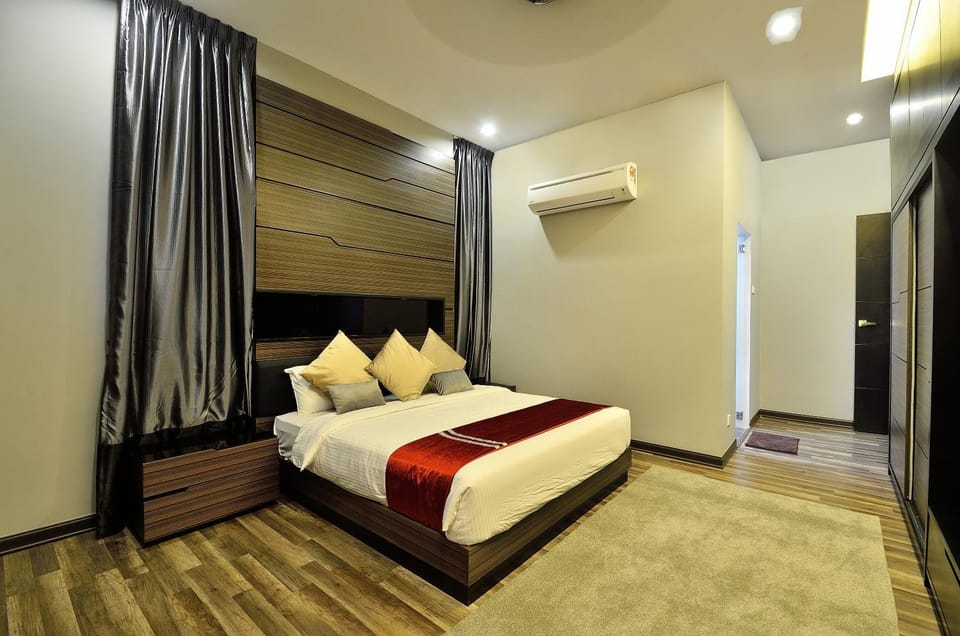 Violet Luxury Service Villa Villa in Penang
