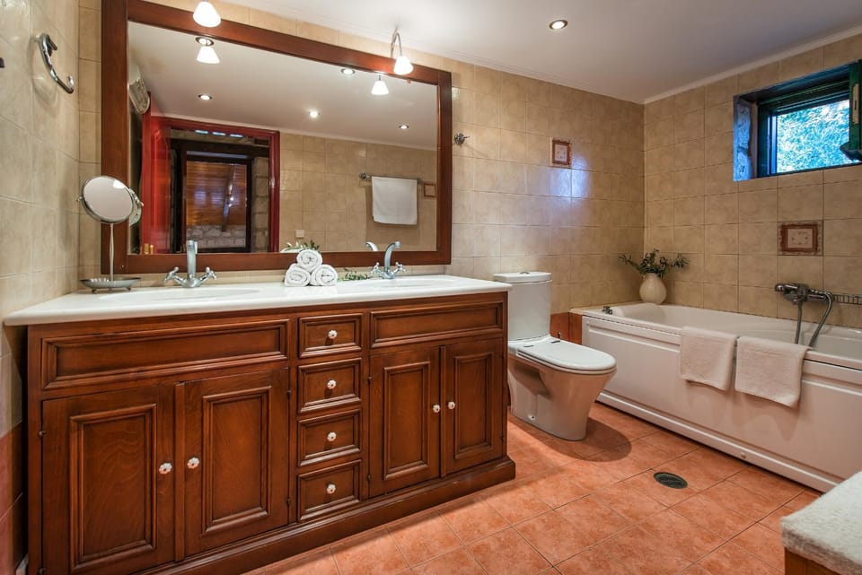 Toilet, Hot Tub, Bath