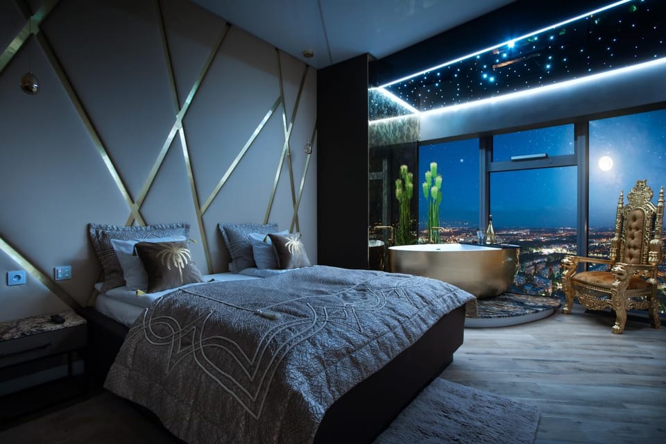 Bed, Photo of the whole room, Bedroom