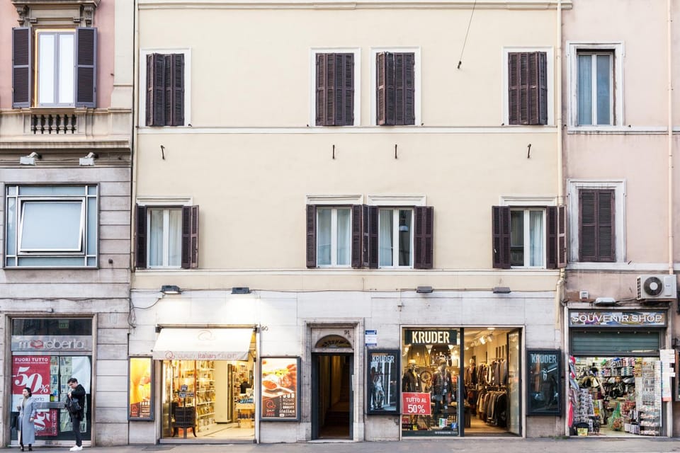 Facade/entrance, City view