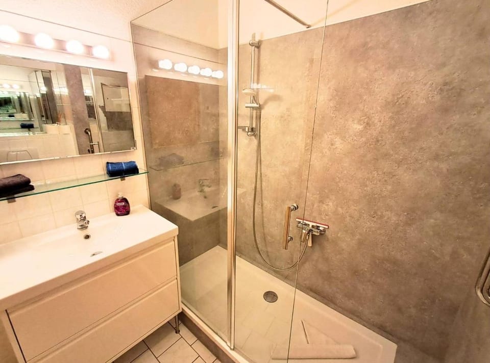 Shower, Bathroom