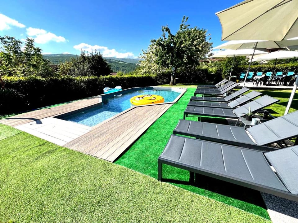 Spring, Natural landscape, Garden, View (from property/room), Other, Garden view, Pool view, Swimming pool, Swimming pool, sunbed